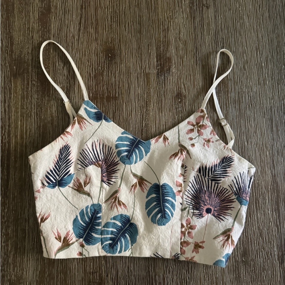 L'ATISTE Cream Crop Camisole Fitted Top